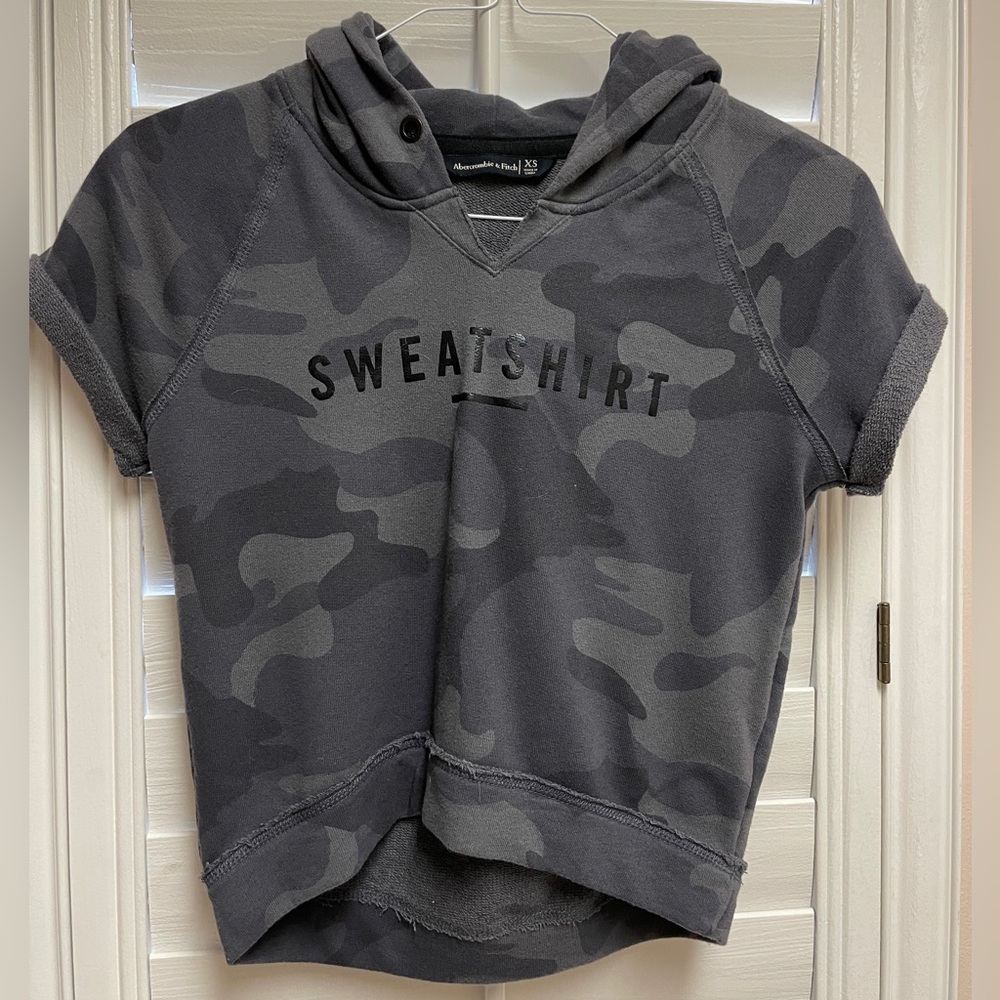 Abercrombie Camo Short Sleeve Hoodie - Size XS